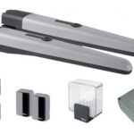 Kit per l'automazione di cancelli a battente con ante fino a 3 m,  a 24 Vdc, montaggio esterno