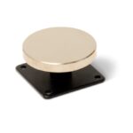 Inim - Contropiastra fissa con base in acciaio zincato per magneti DR1901, DR1902 e DR1805. Dimensioni complessive 65 x65 x 28mm.