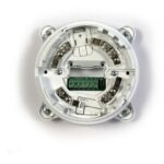 Segnalatore ottico acustico autoindirizzato bianco, completo di base EB0010.  240 indirizzi completo di isolatore. Installazione a soffitto, uso interno. 14 toni selezionabili e 16 messaggi vocali (allarme e pre-allarme), in 8 lingue, (tramite EDVR2000 o centrali serie PREVIDIA)  Max 101dB(A)@1m (dipendente dal tono selezionato). Certificazione CPR EN54pt3/pt23 IMQ C-3-10.