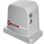 Irreversibile 24 Vdc, veloce, con centrale integrata, finecorsa magneti?co, per cancelli fino a 600 kg