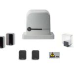 Kit per l’automazione di cancelli scorrevoli fino a 600 kg, 230 Vac, centrale integrata