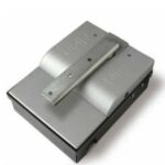 Cassa di fondazione imbutita, in acciaio con finitura in cataforesi.  Completa di leva di attacco anta e fermi meccanici in apertura e chiusura