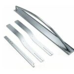 Braccio oscillante con scorromento a cuscinetti e geometria ottimizzata per porte basculanti debordanti