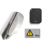 Irreversibile, 24 Vdc, con centrale e ricevitore incorporati, luce di cortesia a LED e finecorsa meccanico.