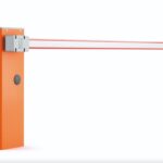 Irreversibile 230 Vac, motore 24 Vdc, con base di ancoraggio inclusa.  Per aste fino a 4 m, con contenitore in acciaio zincato e verniciato