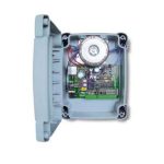 Centrale di comando per un motore 24 Vdc con encoder e innesto per le riceventi della famiglia OXIBD